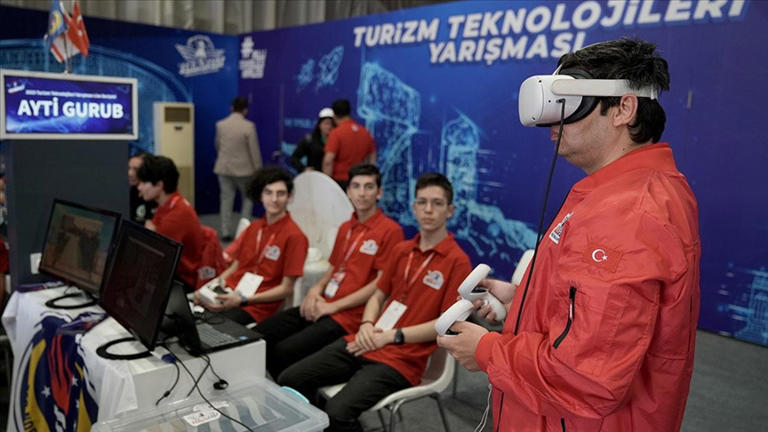 Kıbrıslı öğrencilerin sanal gerçeklik projesi, Bellapais Manastırı’nı TEKNOFEST ziyaretçileriyle buluşturuyor – BRTK