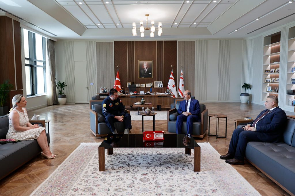 Cumhurbaşkanı Tatar, TUSAŞ Eğitim Uçakları Baş Test Pilotu Özpala’yı kabul etti – BRTK