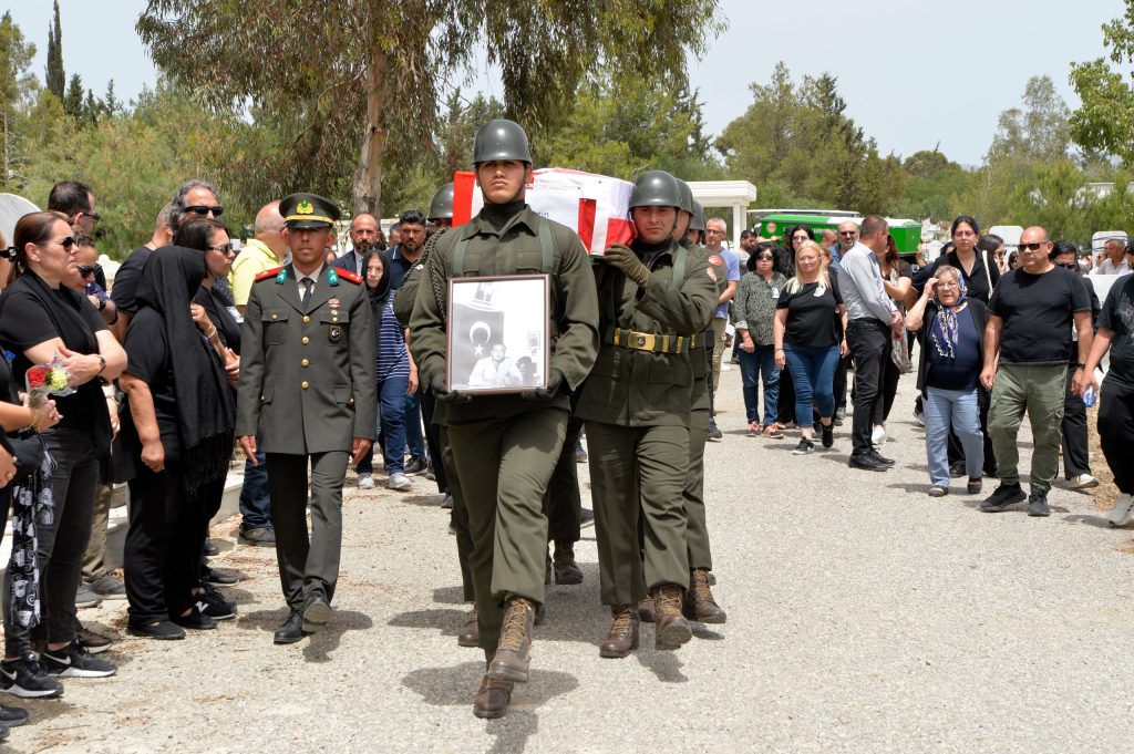 Tatar, mücahit komutan Metin Aybars’ın cenaze törenine katıldı – BRTK