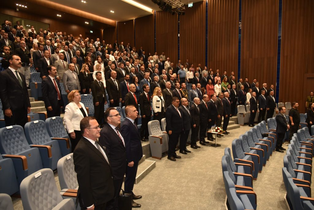 “Türkiye ve Dünya Ekonomisindeki Gelişmeler ve Gelecek Vizyonu” konferansı yapılıyor – BRTK