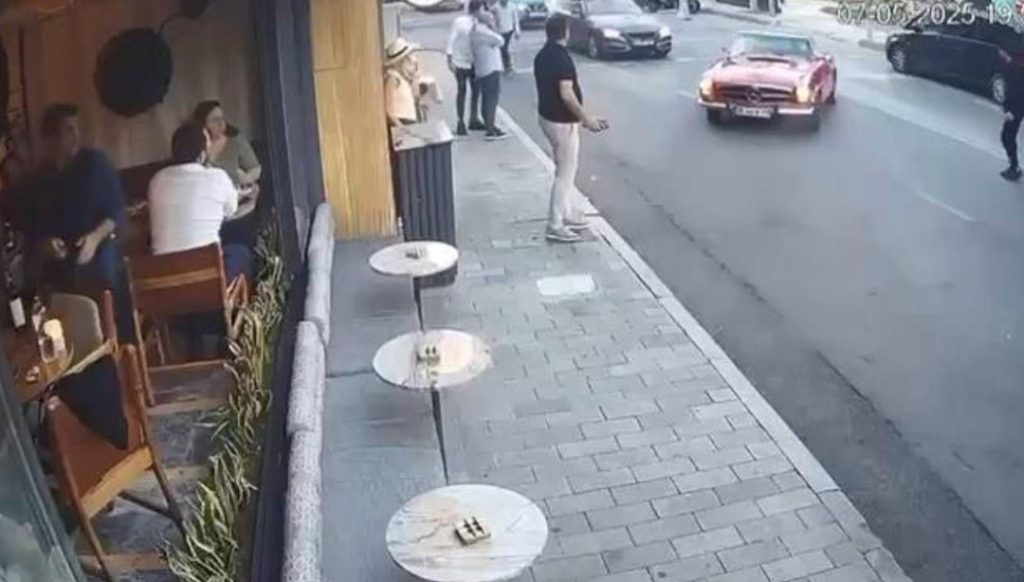 Teslim aldığı klasik araçla kaza yaptı – Son Dakika Türkiye Haberleri