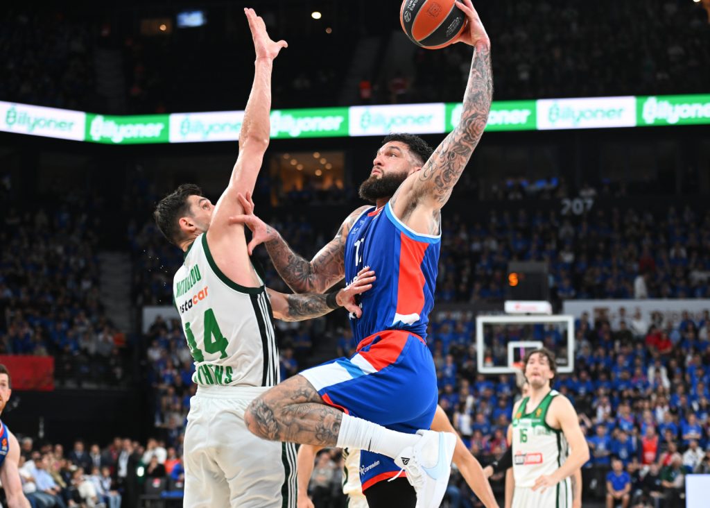 Efes seriyi eşitledi