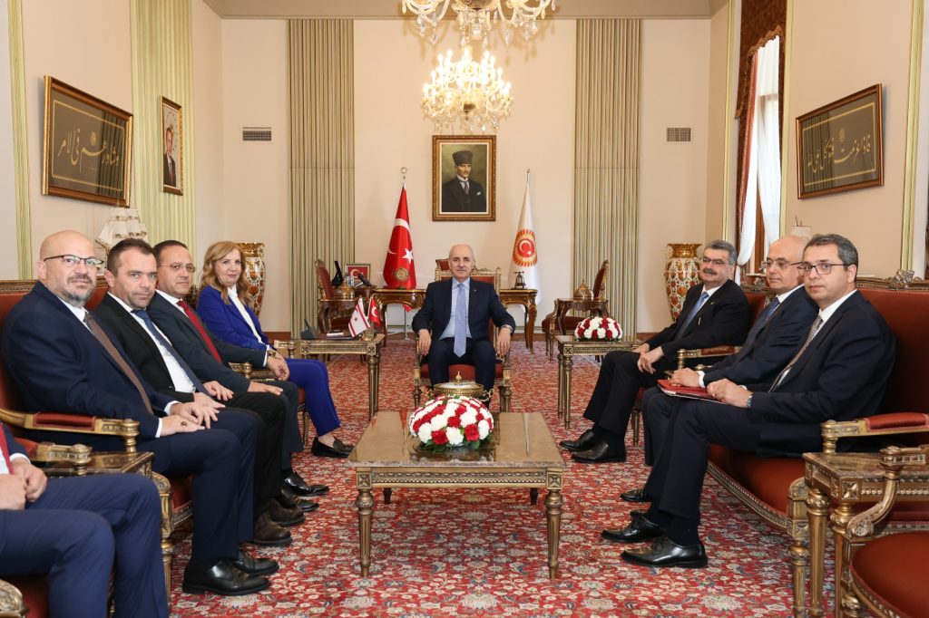 Meclis Komite Heyeti TBMM Baṣkanı Kurtulmuṣ tarafından kabul edildi – BRTK