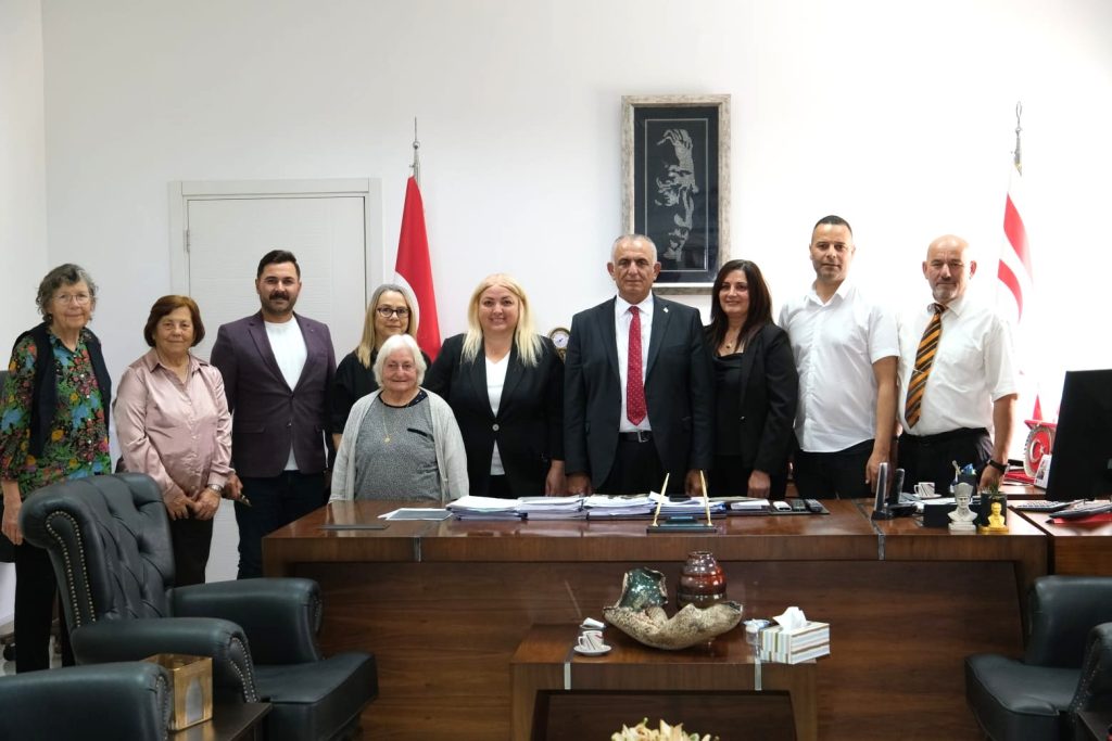 Bakan Çavuşoğlu, Mehmetçik Büyükkonuk Belediye Başkanı Tuğlu ve heyetini kabul etti – BRTK