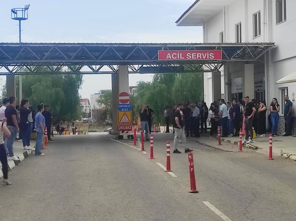 Devrilen otobüste bulunan öğrenciler sağlık kontrolünden geçiriliyor, hayati tehlikesi olan yok – BRTK