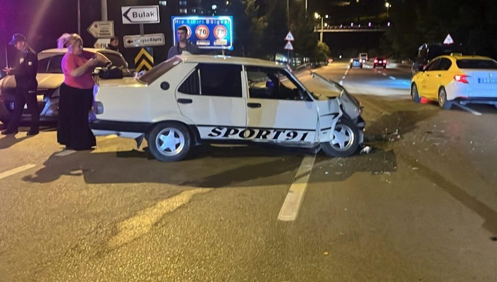 Karabük’te iki otomobilin çarpıştığı kazada 4 kişi yaralandı – Son Dakika Türkiye Haberleri