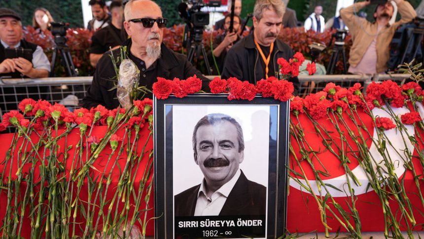 Önder son yolculuğuna uğurlandı – BRTK