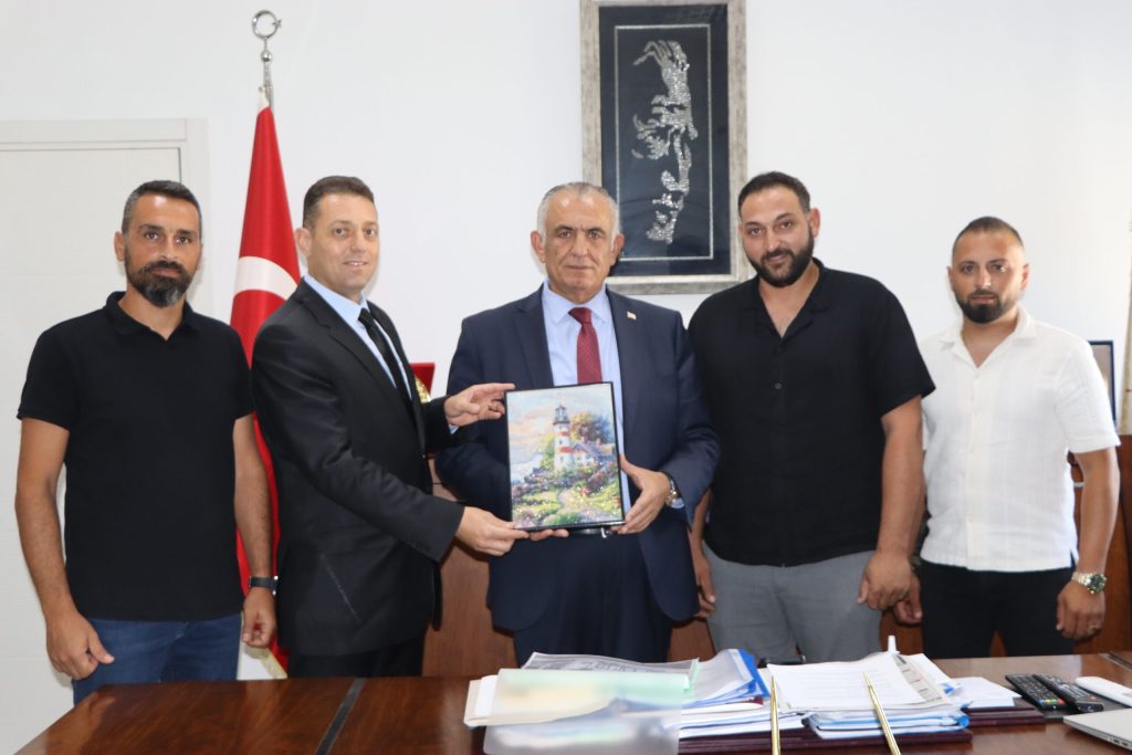 Çavuşoğlu, İskele Esnaf ve Zanaatkârlar Birliği heyetini kabul etti – BRTK