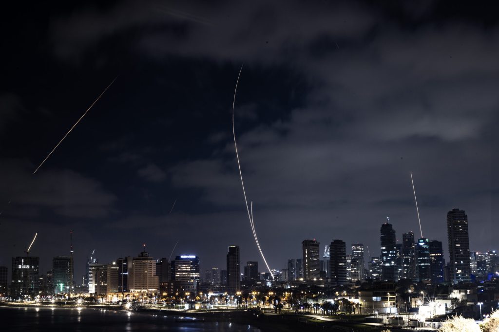 İran, ABD’nin İsrail’in saldırılarında yer alması halinde yanıt vereceklerini bildirdi – BRTK