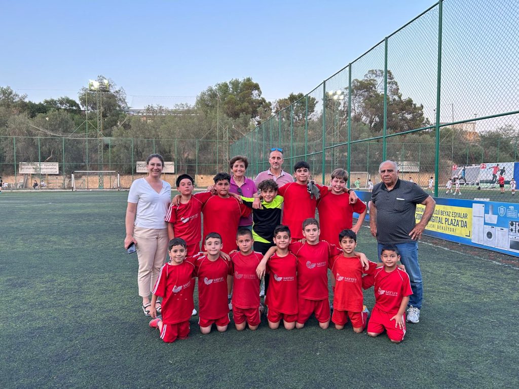 Naci Talat Halı Saha Anı Turnuvası’nda yarı finaller oynanıyor – BRTK