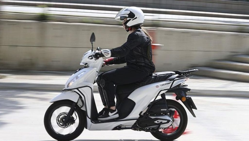 Otomobilden çok motosiklet satıldı