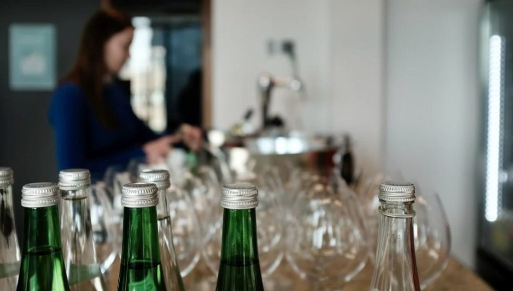 Cam şişelerde mikroplastik oranı daha yüksek çıktı – Son Dakika Teknoloji Haberleri