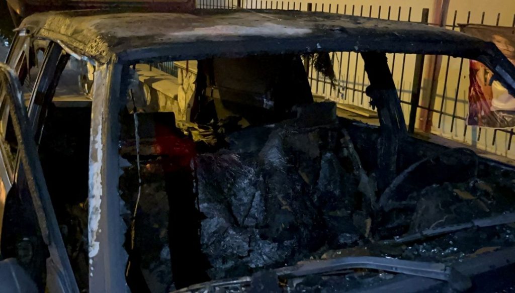 Otomobili kundaklandı, terk ettiği eşini suçladı: Tehdit mesajlarını gösterdi – Son Dakika Türkiye Haberleri