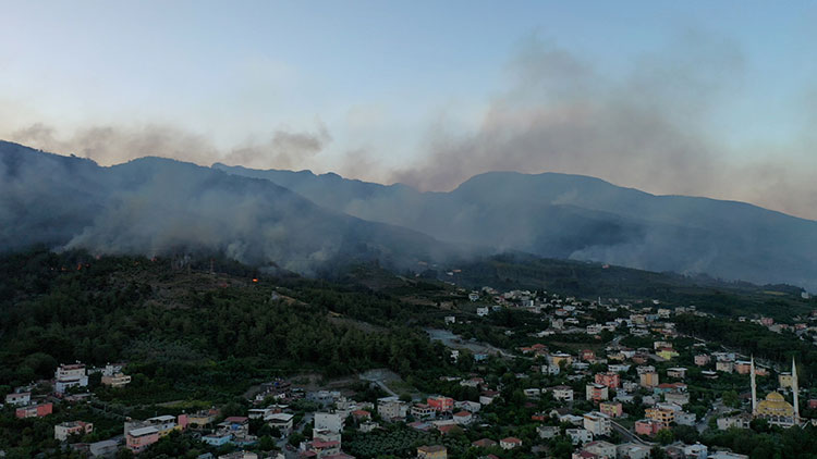 Hatay Dörtyol’da dün çıkan orman yangınına müdahale sürüyor – BRTK