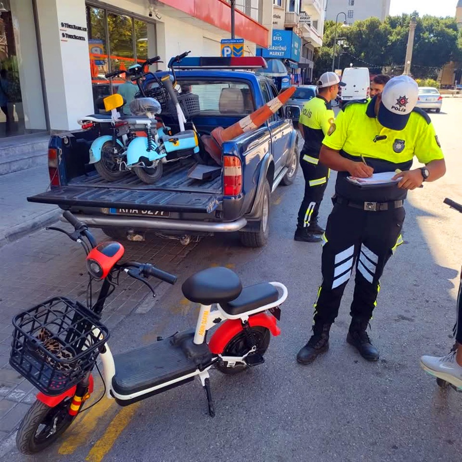Polis, elektrikli scooterlar ile ilgili kuralları hatırlattı, uyarılarda bulundu – BRTK