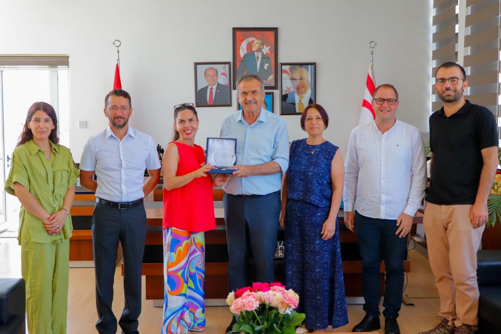 Muratpaşa Belediyesi heyeti Gazimağusa Belediye Başkanı Uluçay’ı ziyaret etti – BRTK