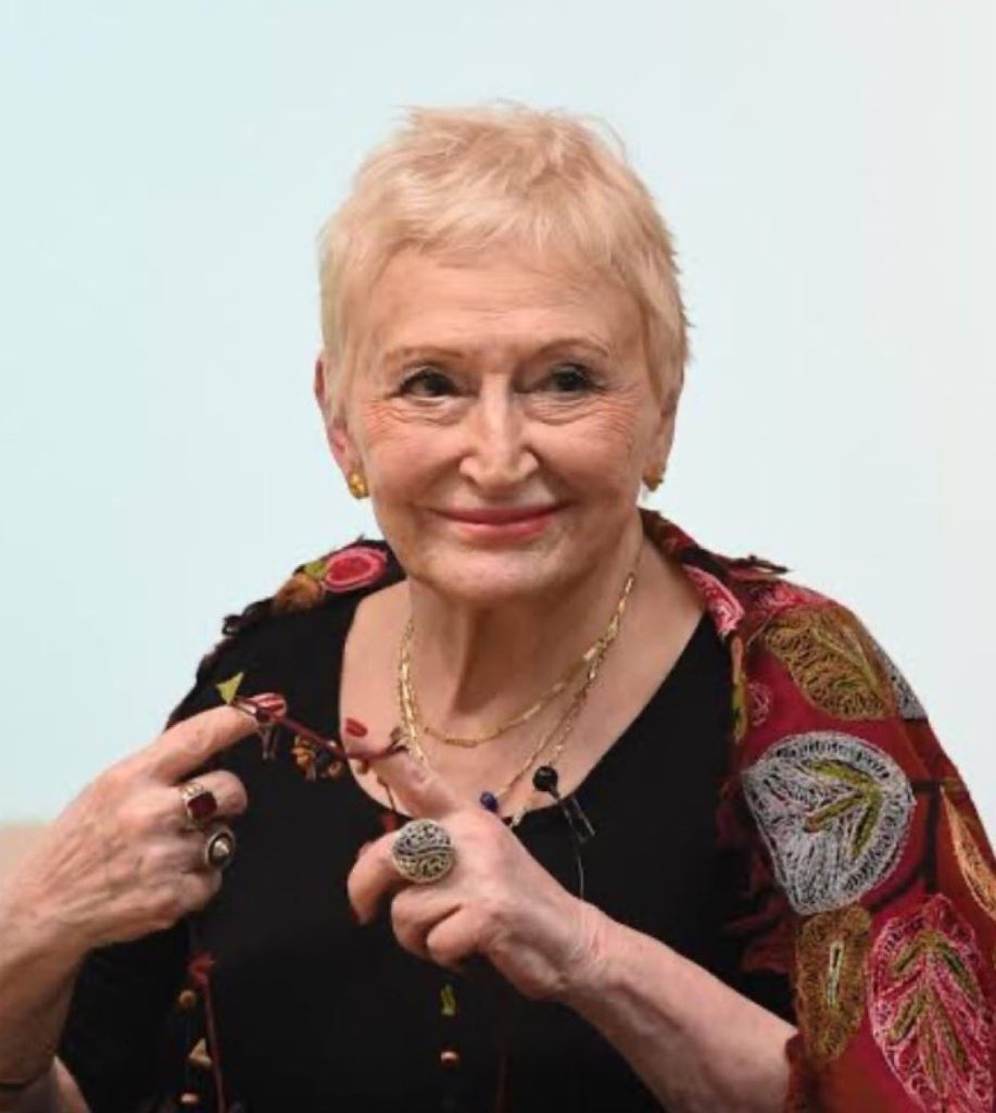 Yazar Pınar Kür hayatını kaybetti – BRTK