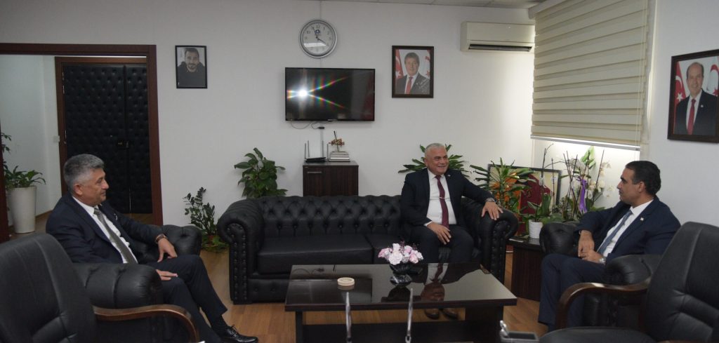 Gardiyanoğlu, görev süresi sona eren Sivil Savunma Teşkilatı Başkanı Karaca ve görevi devralacak Balaban’ı kabul etti – BRTK