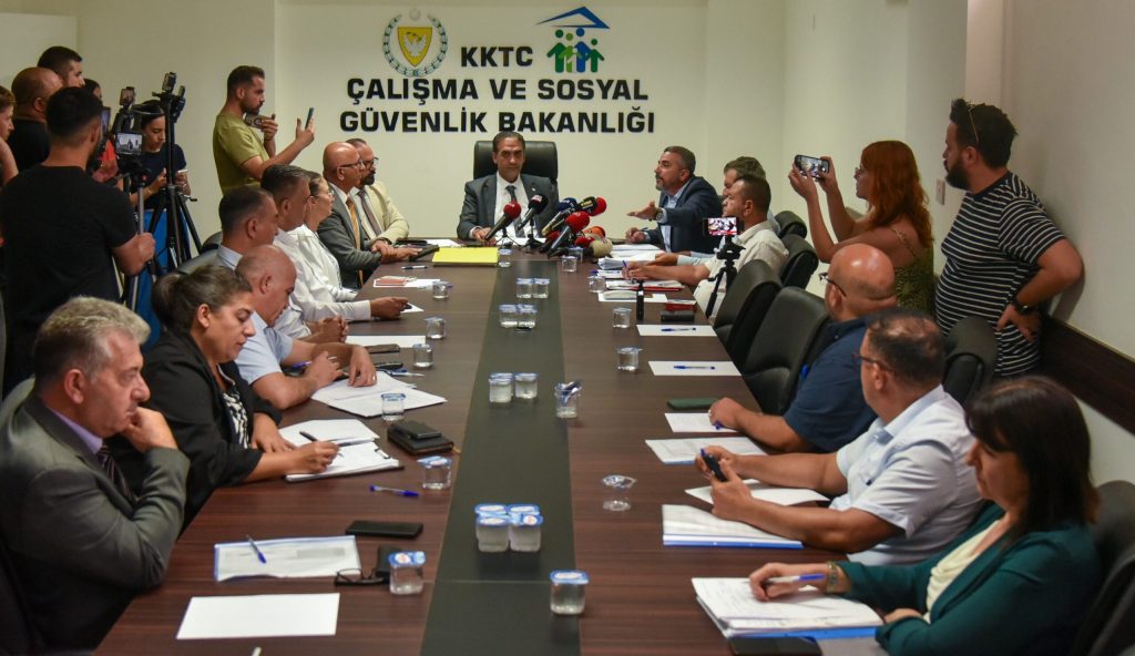 Asgari Ücret Saptama Komisyonu yeniden toplandı… Yeni asgari ücret pazartesi açıklanacak – BRTK