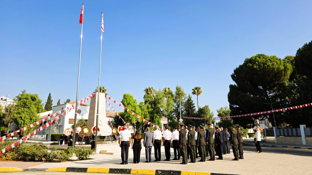 20 Temmuz Barış Harekatı’nın 51’inci yıl dönümü;Lefkoşa’daki ilk tören Şehitler Anıtı önünde düzenlendi – BRTK