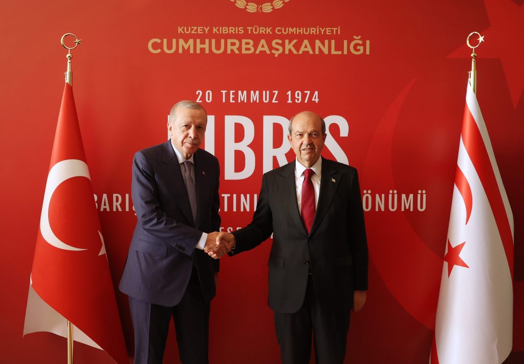 TC Cumhurbaşkanı Erdoğan, Cumhurbaşkanı Tatar ile görüştü
