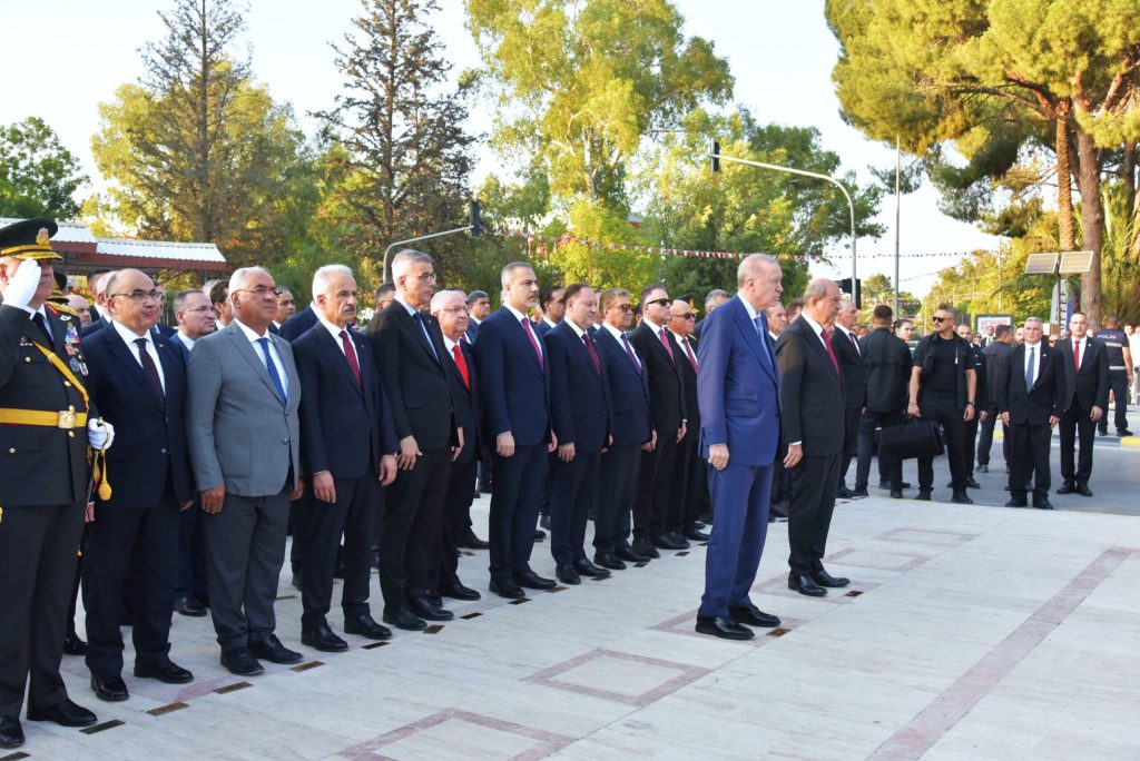 20 Temmuz Barış ve Özgürlük Bayramı kutlamaları… Lefkoşa Atatürk Anıtı önünde tören düzenlendi – BRTK