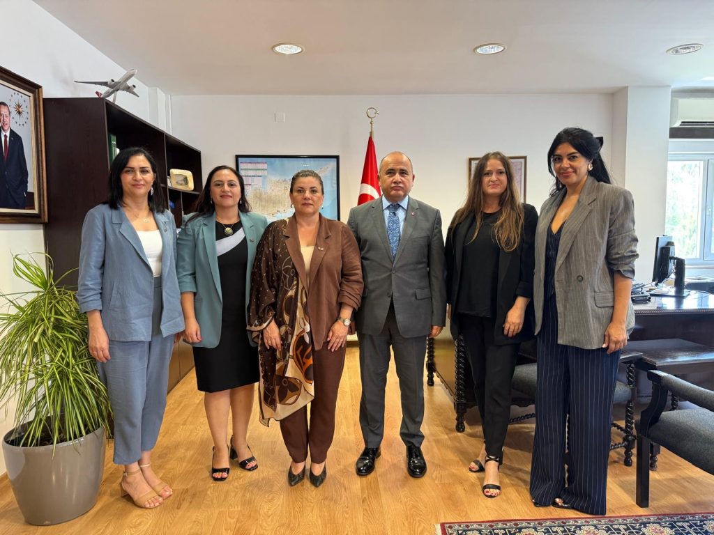 İş Kadınları Derneği’nden Türkiye Cumhuriyeti Lefkoşa Büyükelçisi Başçeri’ye nezaket ziyareti – BRTK