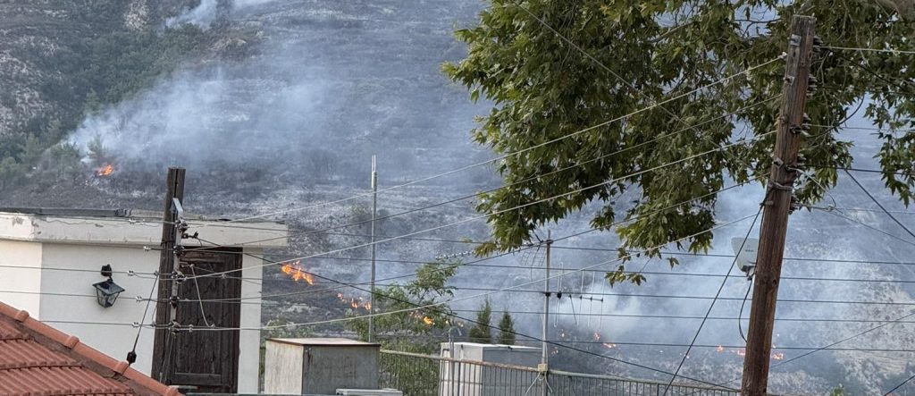 Limasol’un dağlık bölgelerindeki yangın genişleyerek ilerliyor; Yangında araç içinde mahsur kalan 2 kişi hayatını kaybetti – BRTK