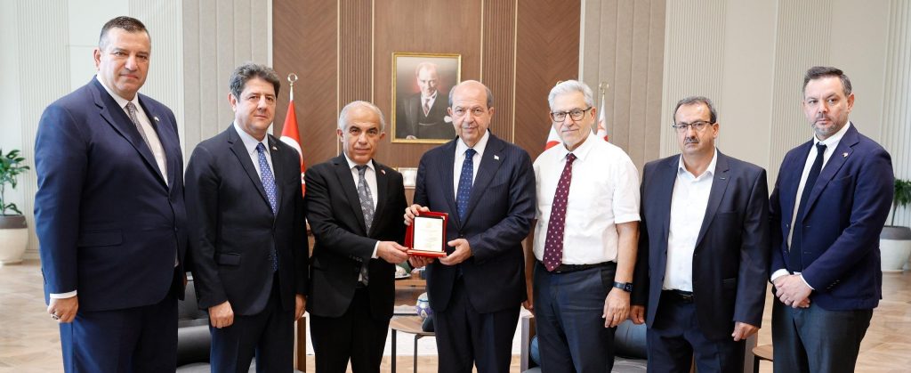 Cumhurbaşkanı Tatar, Akdeniz Narenciye İhracatçılar Birliği Başkanı Hastürk, Kıbrıs Türk Narenciye İhracatçılar Birliği Başkanı Bardakçıoğlu ve beraberindeki heyeti kabul etti – BRTK