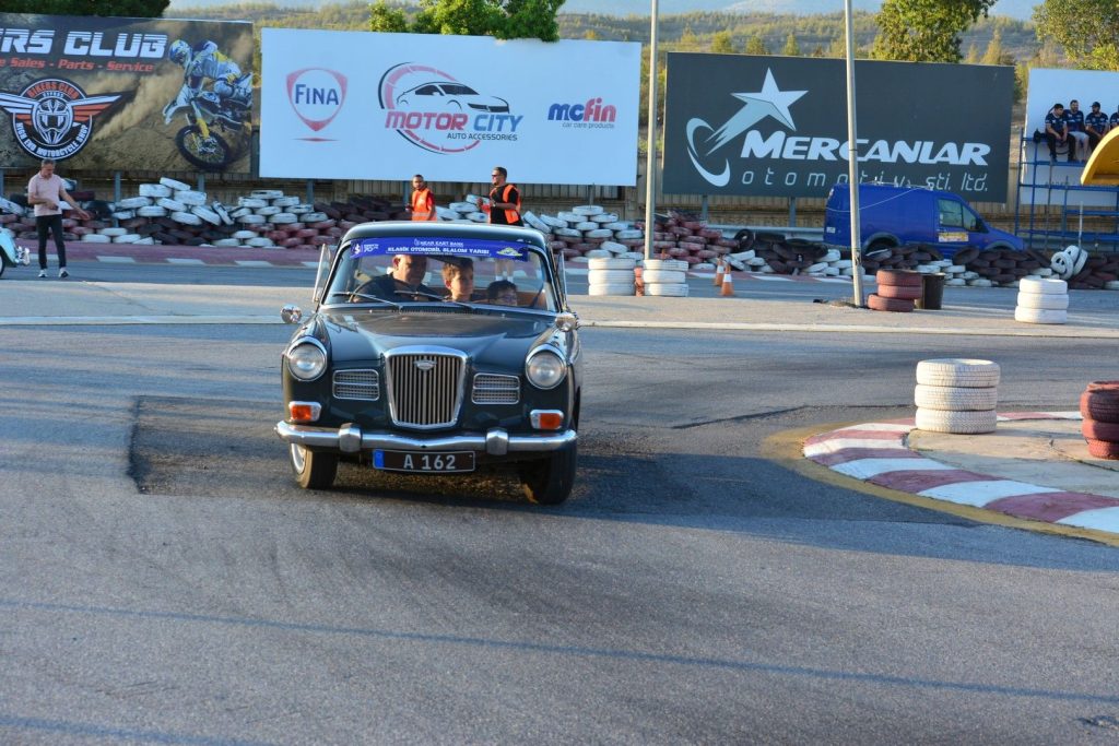 “Türkiye İş Bankası 2025 Klasik Otomobil Slalom Şampiyonası” final yarışı, yarın akşam NEU Event Park’ta yapılacak – BRTK