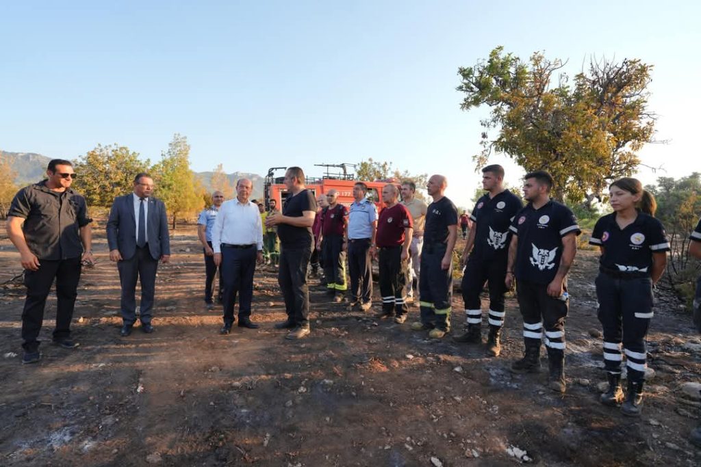 Cumhurbaşkanı Ersin Tatar, Esentepe Karaağaç Bölgesi’ndeki yangın yerine giderek incelemelerde bulundu – BRTK