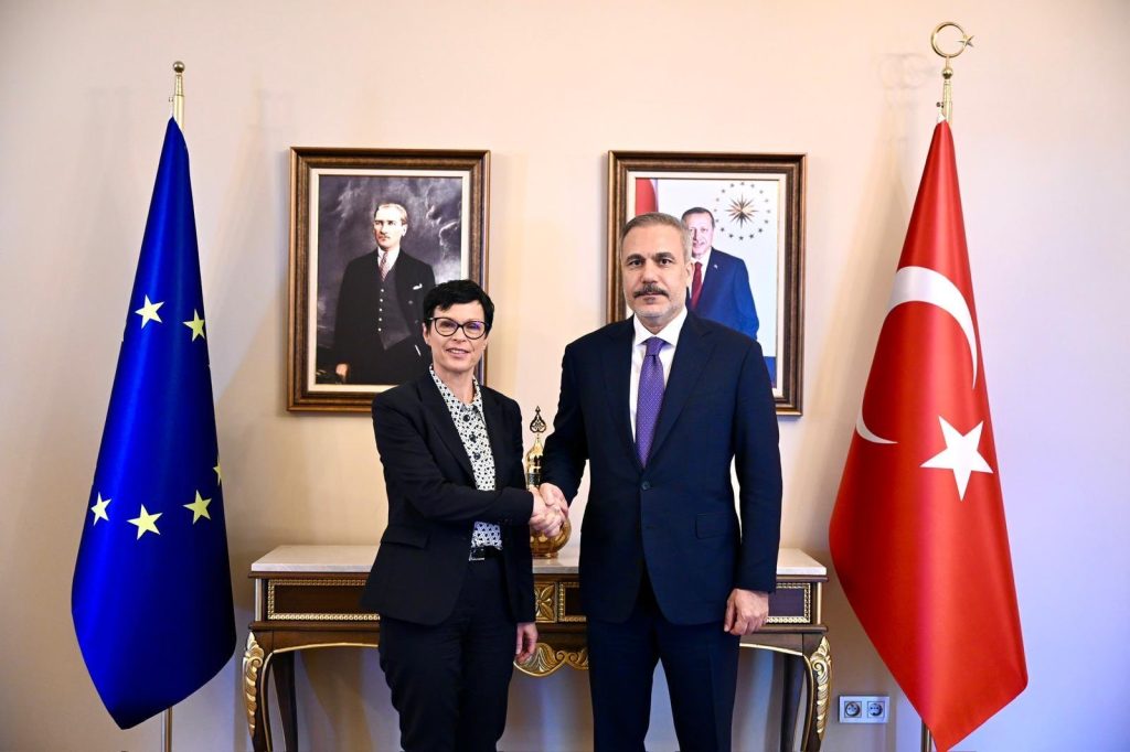 Fidan, AB Komiseri Kos ile görüşmesinde Cenevre ve New York’taki Kıbrıs toplantılarını da ele aldı – BRTK