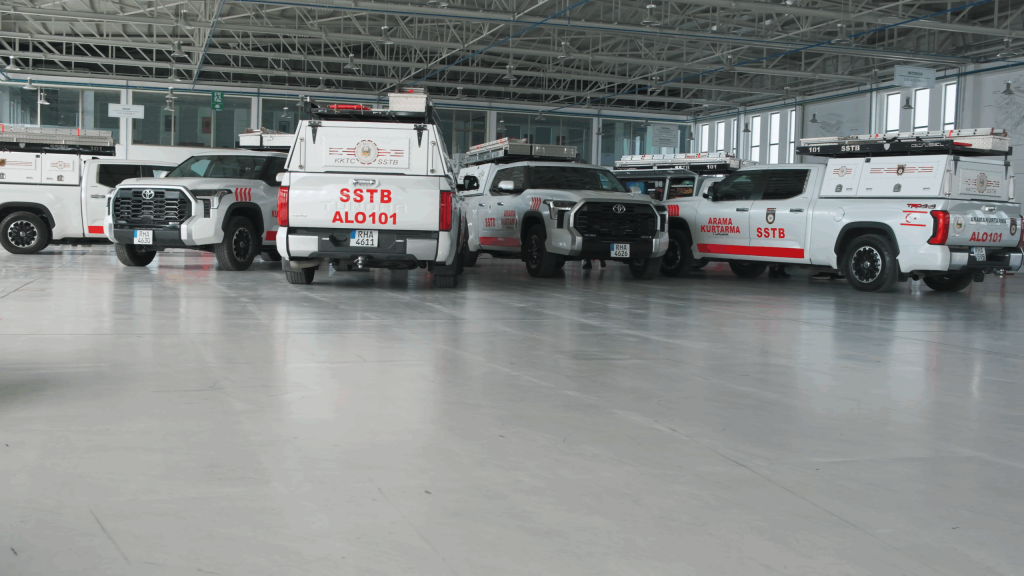 Sivil Savunma Teşkilat Başkanlığı, Günsel tarafından üst yapıları tamamlanan 8 aracı törenle teslim aldı – BRTK