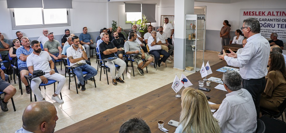 Erhürman, KTEZO’da bir grup esnafla bir araya geldi – BRTK