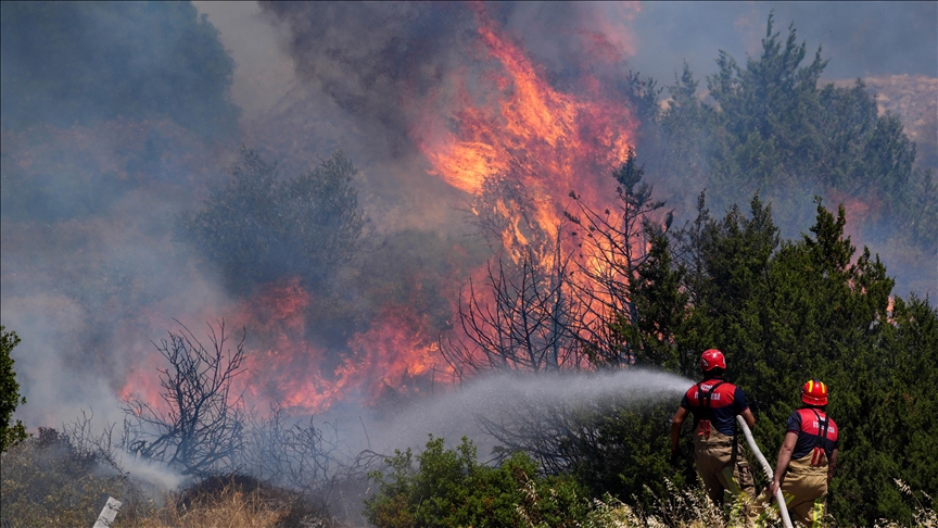 İzmir’in Buca ilçesindeki orman yangınına müdahale ediliyor – BRTK