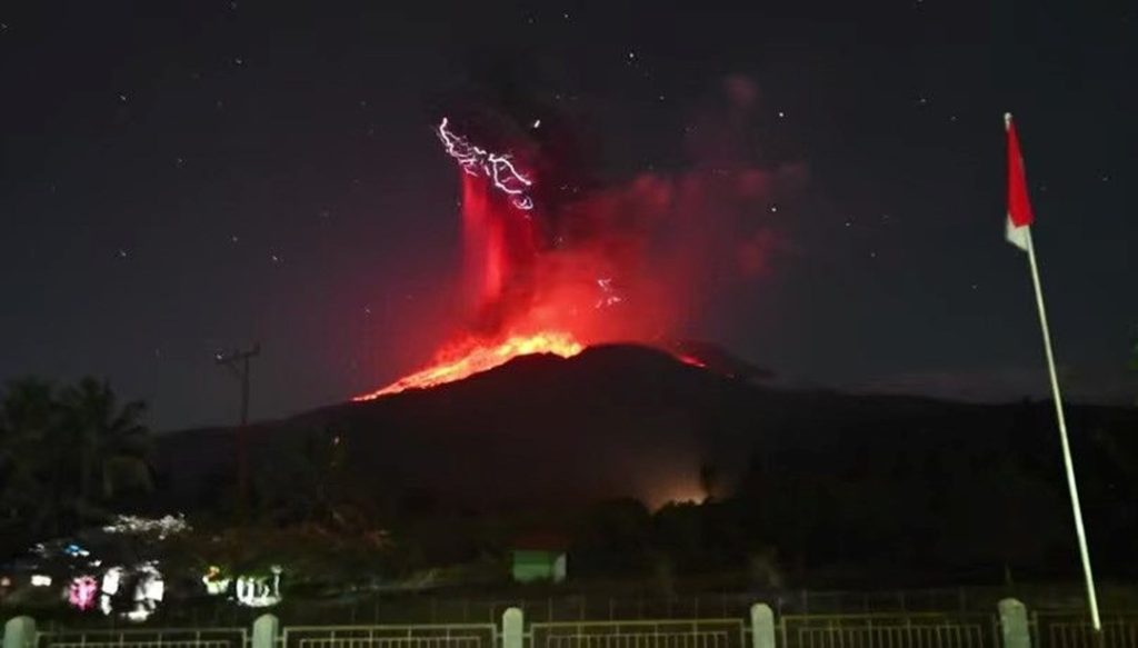 Lewotobi Laki-Laki yanardağında şiddetli patlama: 10 kilometrelik kül sütunu yükseldi – Son Dakika Teknoloji Haberleri