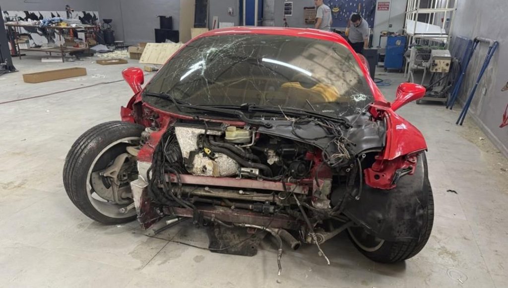 Kazaya karışan Ferrari satıldı… Futbolcu satın aldı… Fiyatı belli oldu