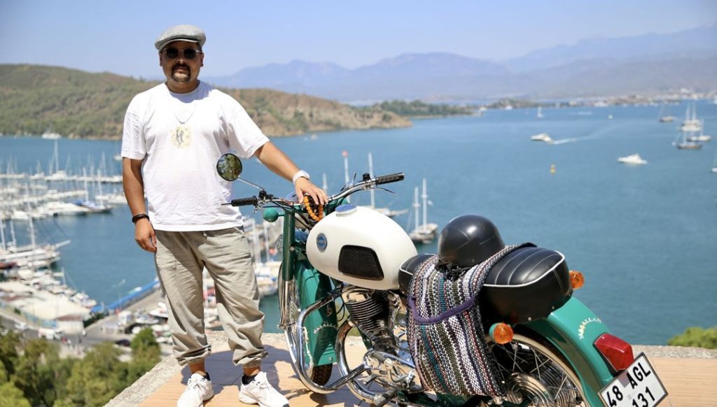 1973 model motosikleti yeniledi: Amcasından yadigardı, hayali gerçek oldu