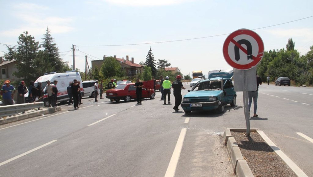 Konya’da otomobiller çarpıştı: 4 yaralı