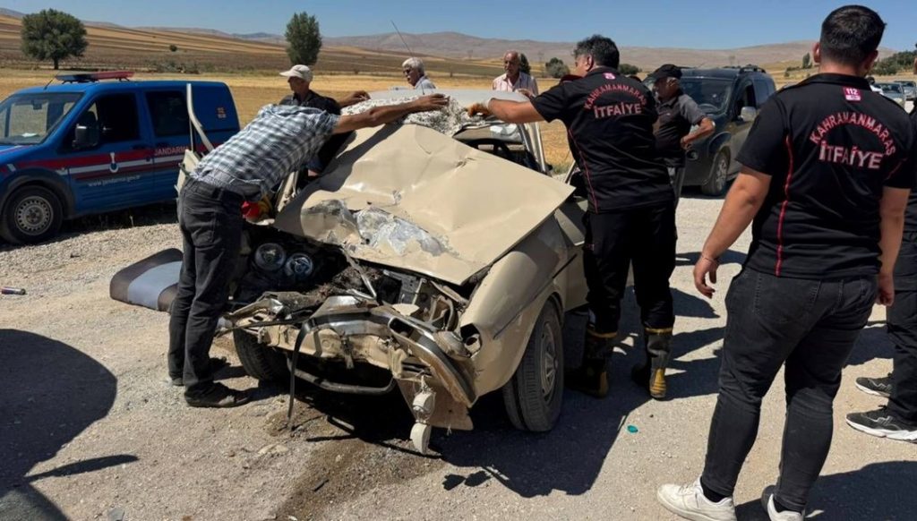 Kahramanmaraş’ta kamyonet ile otomobil çarpıştı – Son Dakika Türkiye Haberleri