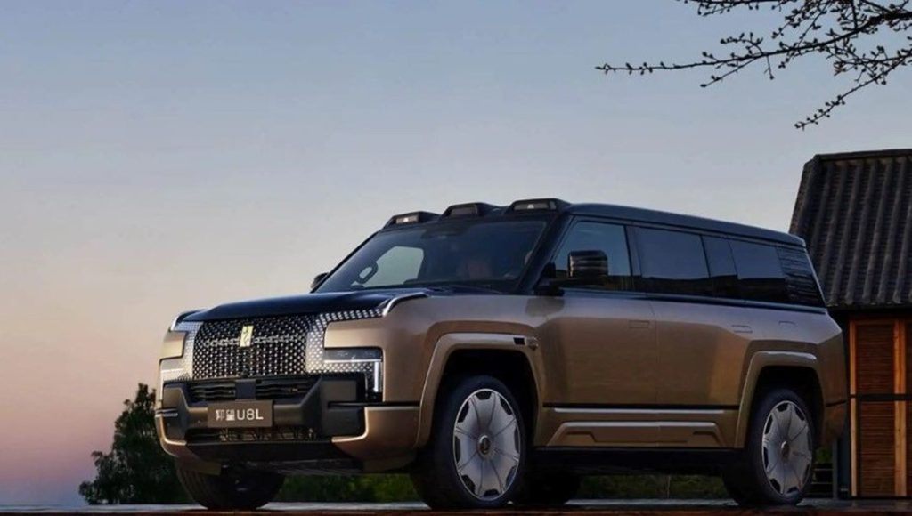 BYD’den Çin tankı… 24 ayar altından amblemi var… Fiyatı belli oldu