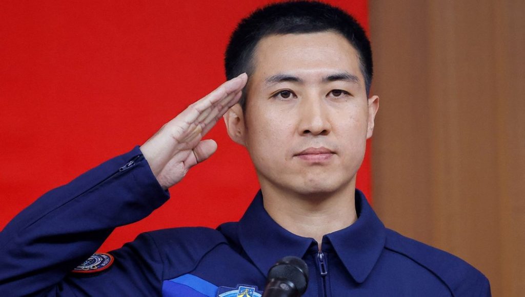 Çin en genç astronotunu ve fareleri uzaya gönderiyor