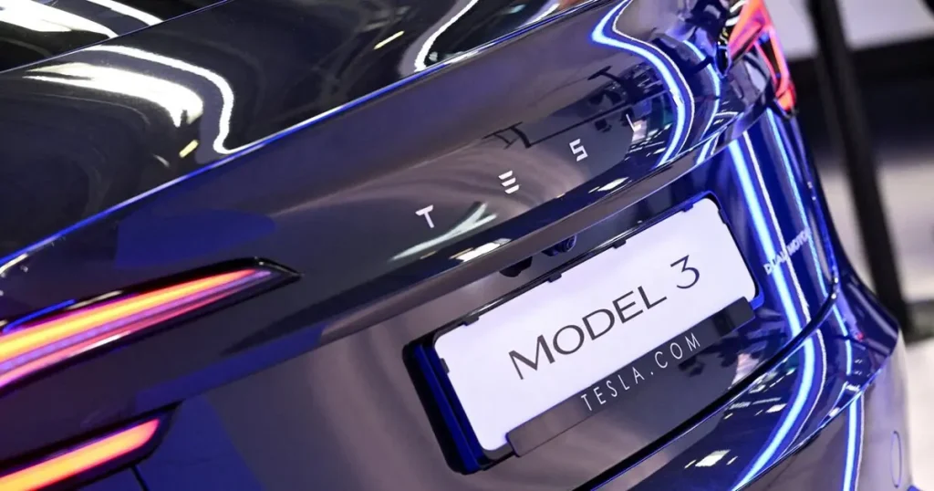 Tesla’ya “acil durum kapı kolu” soruşturması