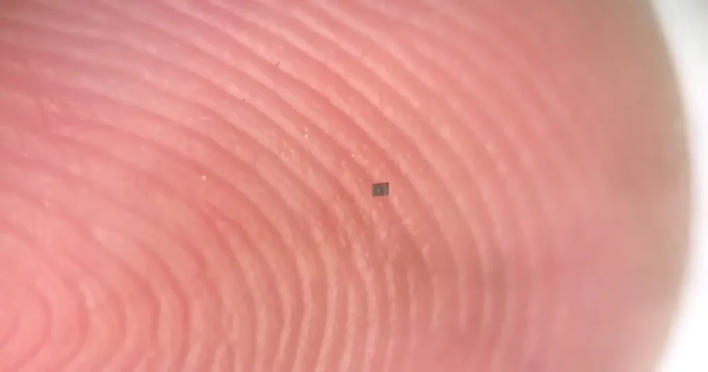 Dünyanın en küçük robotu insan vücudunda seyahat edecek