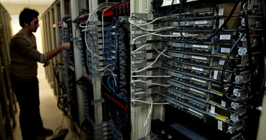 İran’da “internet” yok, “intranet” var: 10 milyon kişinin geçim kaynağında kesinti