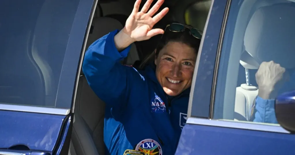 NASA astronotları Ay görevine hazır