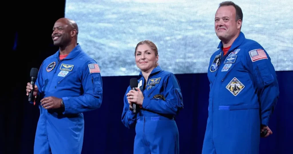Uzayda 178 gün geçiren astronot: “İnsanlık bir yalanın içinde yaşıyor”