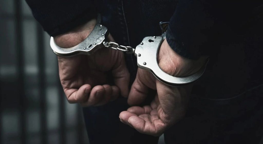 Görev başındaki polise rüşvet teklif eden şahıs tutuklandı – BRTK