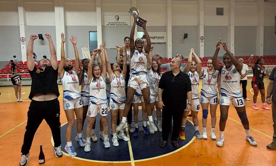 Girne Belediye Başkanı Şenkul, Kadınlar Basketbol Ligi şampiyonu Akdeniz Spor Birliği’ni kutladı – BRTK