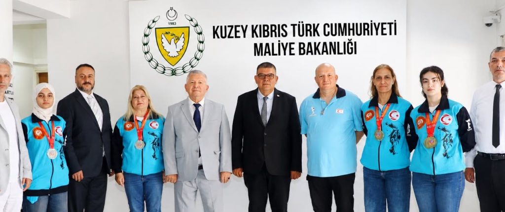Berova, Dünya Budo Kupası’nda şampiyon olan KKTC Budo Milli Takımı sporcularını kabul etti – BRTK